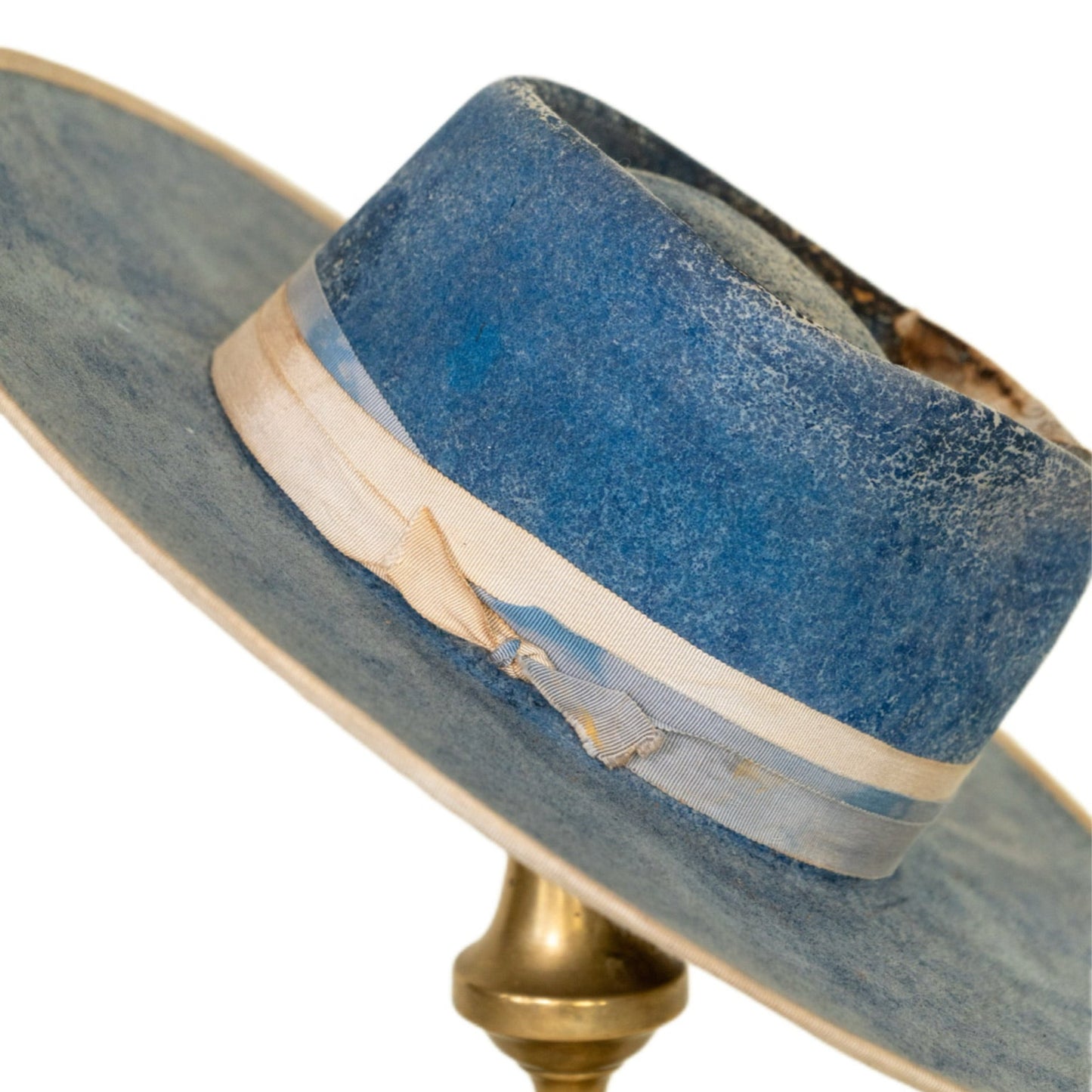 Close-up of off-white bound edge on Hollis distressed wide brim beaver felt hat
